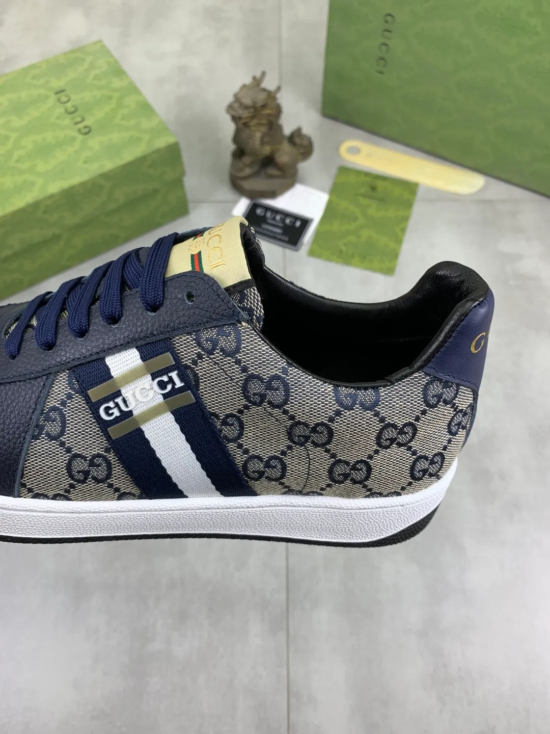 Men's shoes 💰P400💰【New model】 🆘 The latest model from Gucci official website 🎁 Classic casual and fashionable men's shoes 👟 Hot model 💥 Simple and elegant style, exclusive for trendy men. Unique latest brand elements from the official website 👑 Original Gucci decoration, fashionable and generous, made of original soft calfskin fabric ➕ Comfortable soft pigskin lining ✅Wear-resistant rubber outsole designated on the official website_Full of elasticity, the classic model taken at the counter 🎬Color: 4️⃣colors available😍Number of codes: 38-44 (45 46 customized)